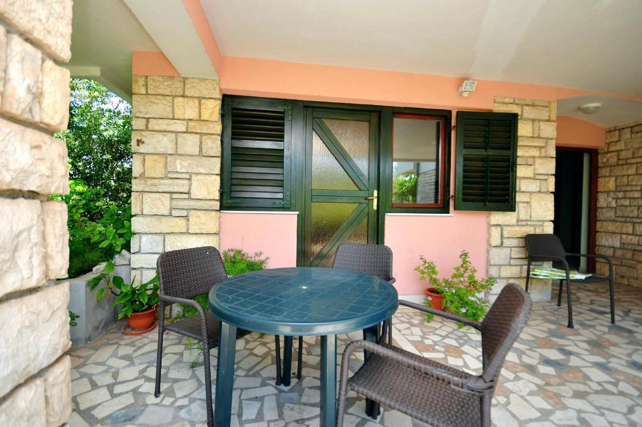 Apartments Marin Novalja Zewnętrze zdjęcie